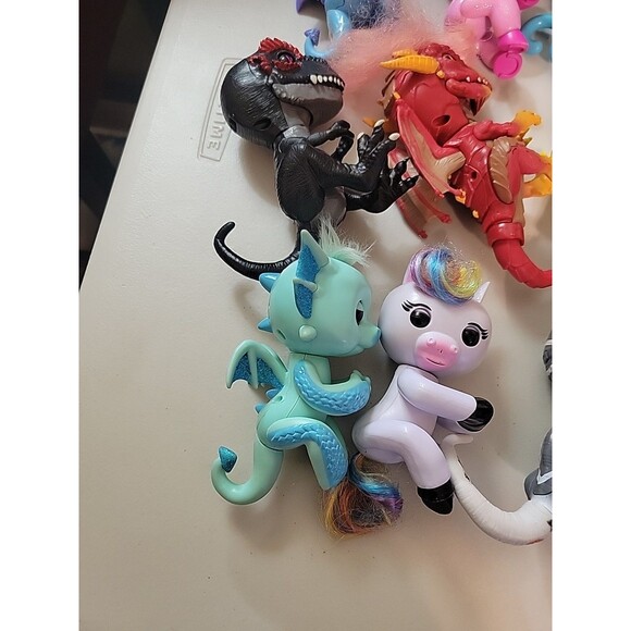 WowWee Fingerlings Interactive Toys Monkey dinosaur unicorn etc.. Huge lot - Picture 10 of 10